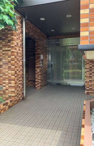 2/2 エントランス