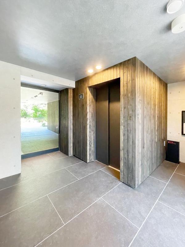 18/18 エントランス