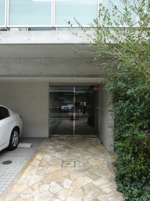 14/22 エントランス