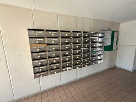 16/16 エントランス