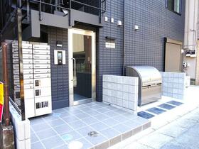 16/16 エントランス