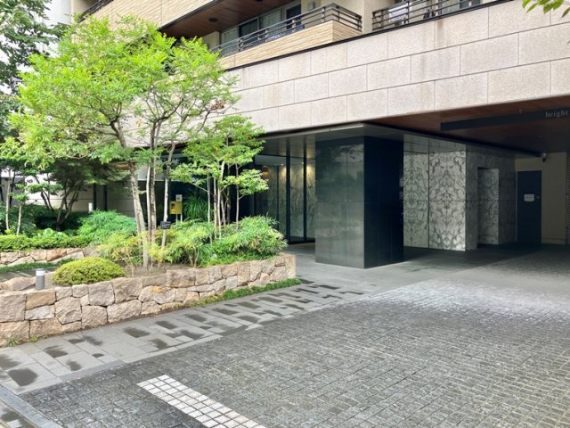 18/18 エントランス