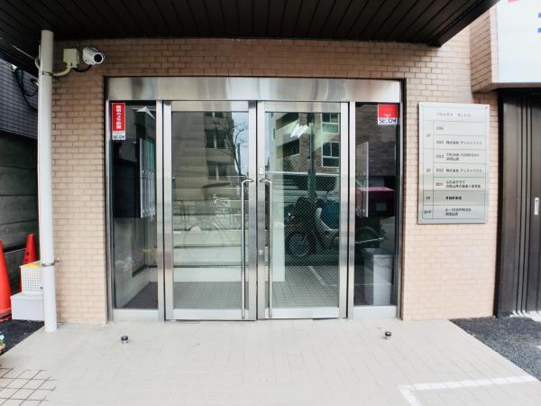 23/26 エントランス