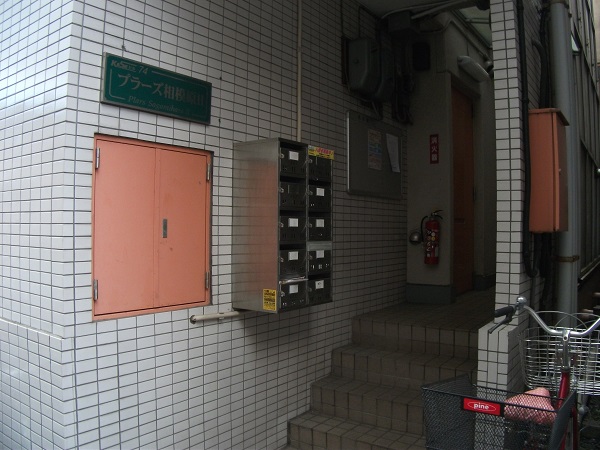 22/28 エントランス