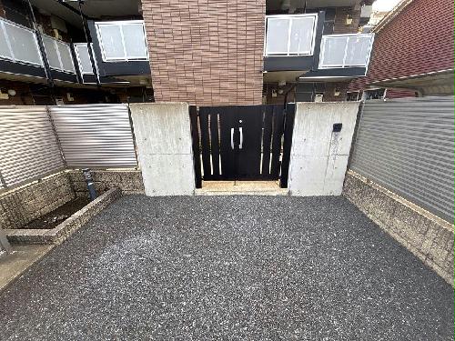 レオパレス和エントランス