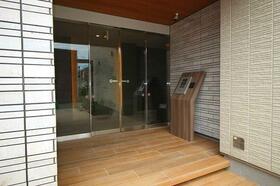 16/18 エントランス