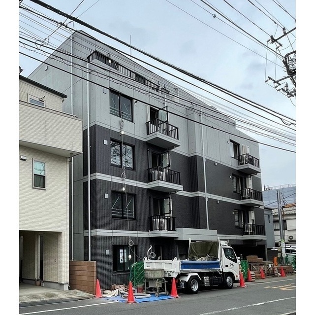 ウェルスクエア西新宿五丁目の外観