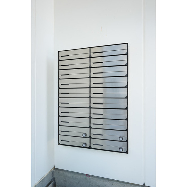 15/23 エントランス