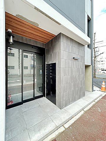 21/22 エントランス