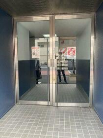 16/16 エントランス