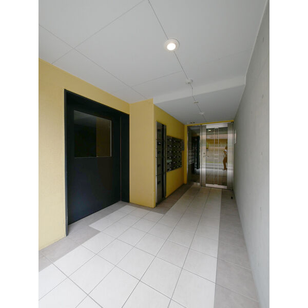 15/17 エントランス