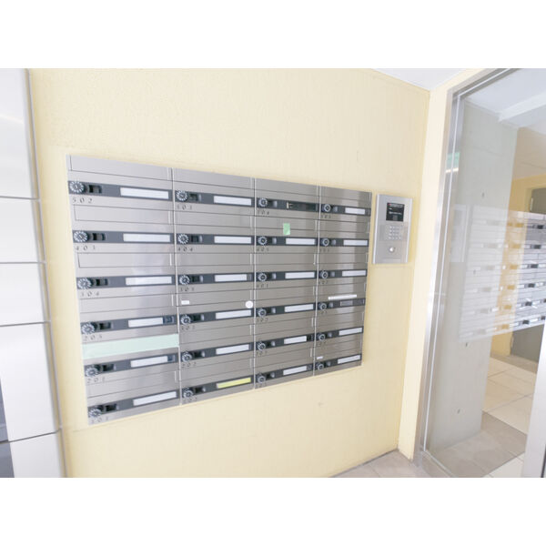 16/17 エントランス