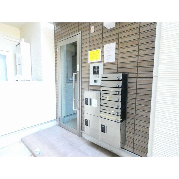 2/2 エントランス