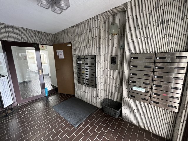 18/20 エントランス