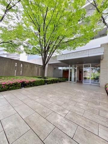 22/24 エントランス