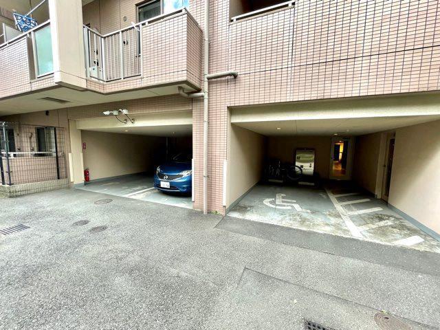 20/30 駐車場