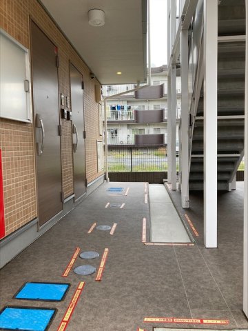 13/13 エントランス