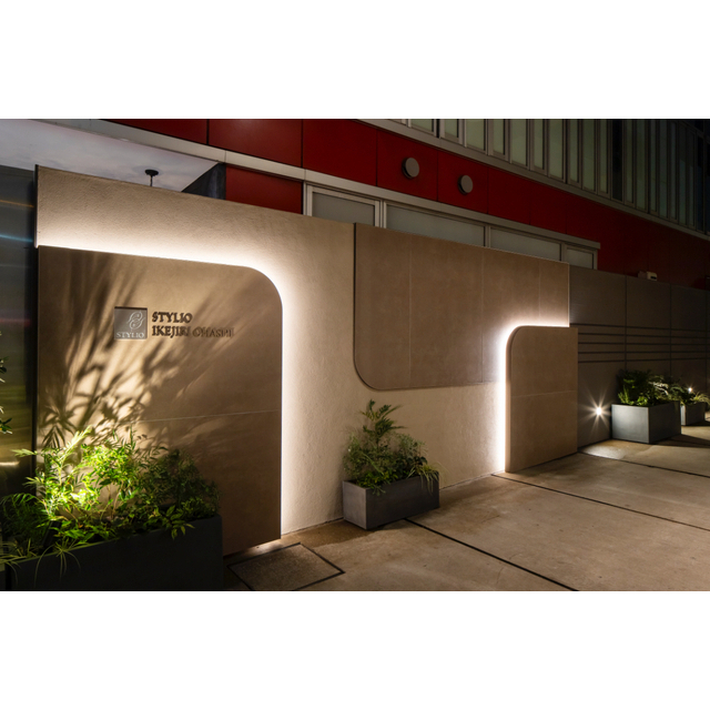 18/27 エントランス