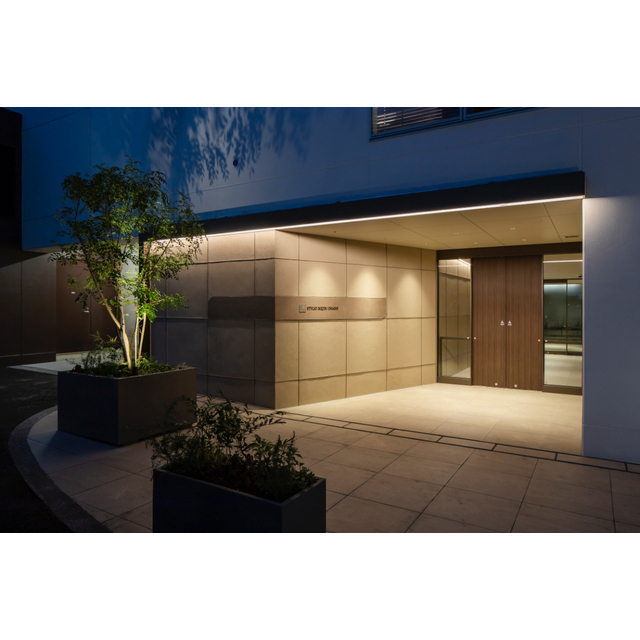 19/27 エントランス