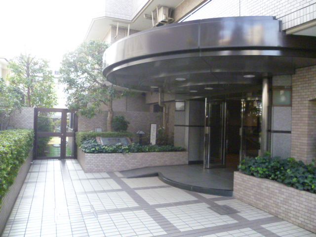 22/30 エントランス