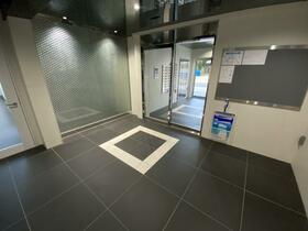 15/15 エントランス