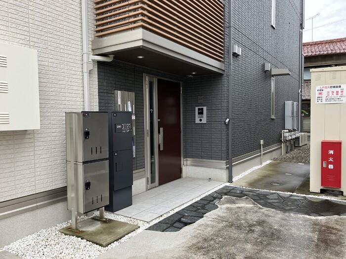 15/18 エントランス