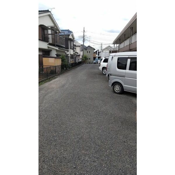 グランドールヤザワ駐車場