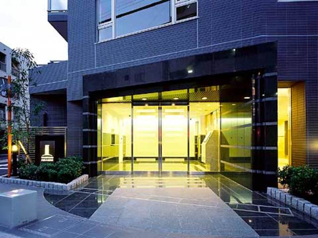 14/18 エントランス