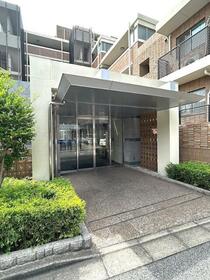 16/16 エントランス