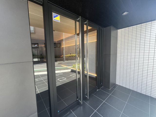 23/29 エントランス