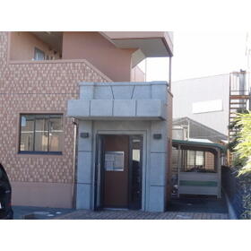 16/16 エントランス