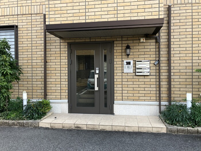 18/19 エントランス