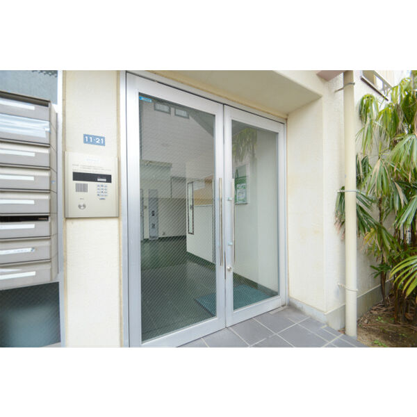 2/2 エントランス