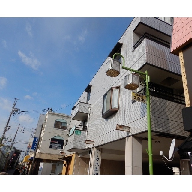 ワークス志津の外観