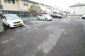 16/20 駐車場
