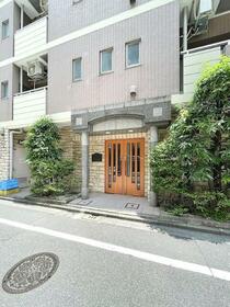 16/16 エントランス