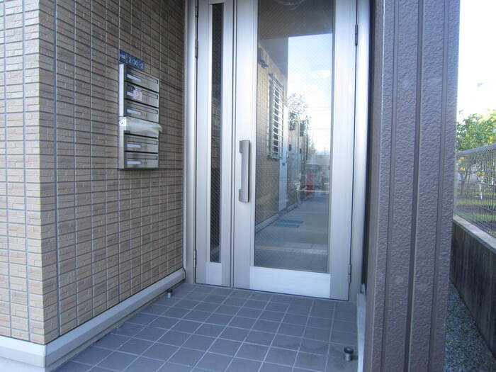 16/19 エントランス