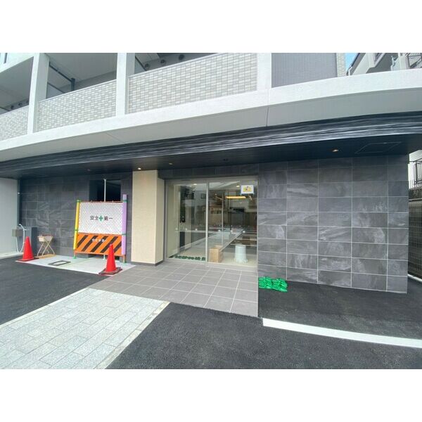 18/29 エントランス