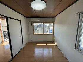 16/16 エントランス