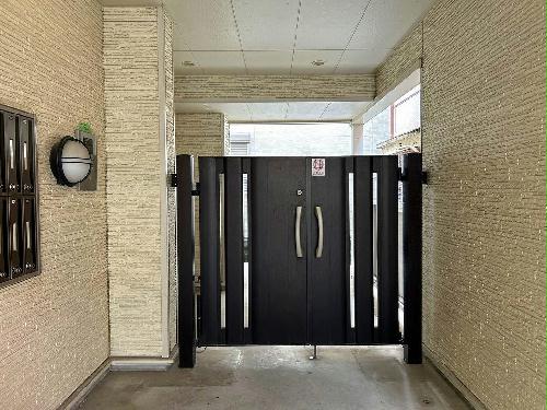 2/2 エントランス