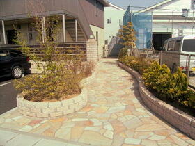 16/16 エントランス