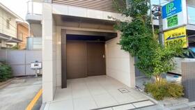 13/13 エントランス