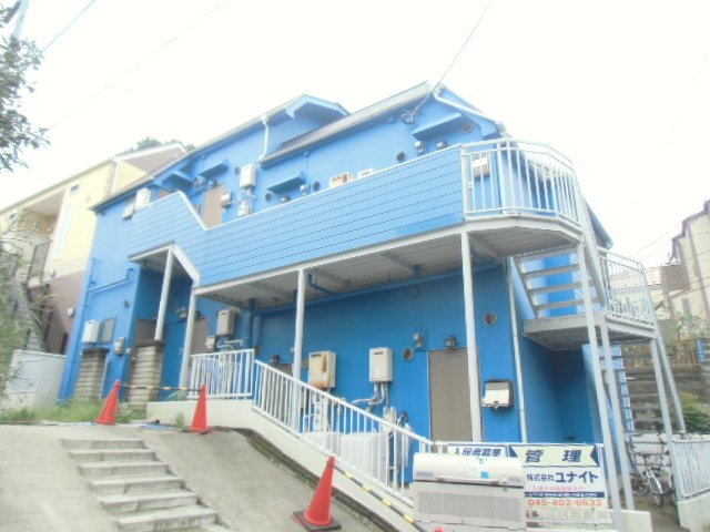 22/28 エントランス