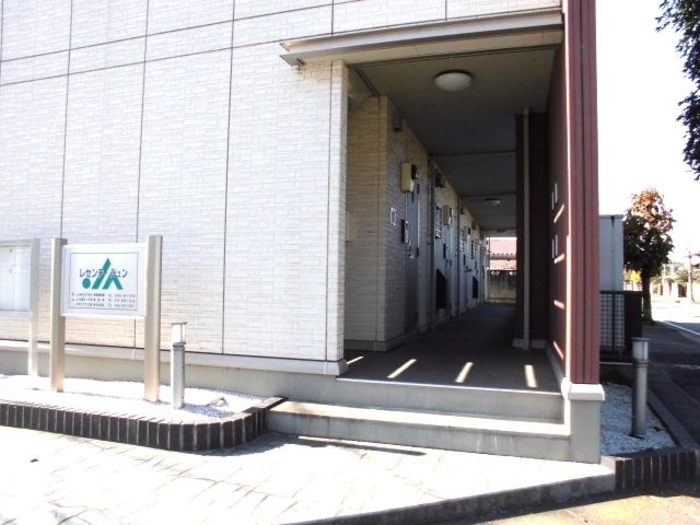 16/19 エントランス