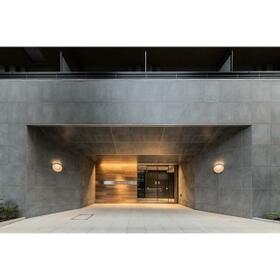 15/15 エントランス