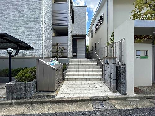 2/5 エントランス