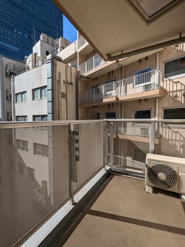 23/30 バルコニー