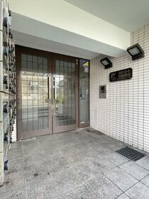 2/2 エントランス