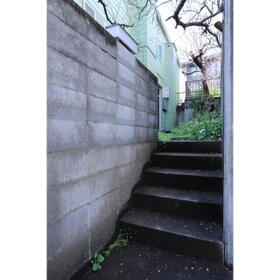 16/16 エントランス