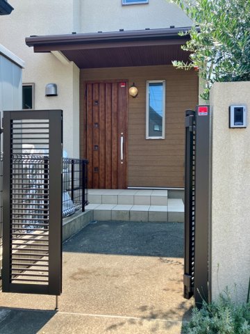 2/4 エントランス